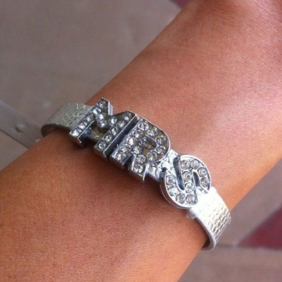 Quinn-Tessential Designs Jewelry - •custom•mrs Bracelet